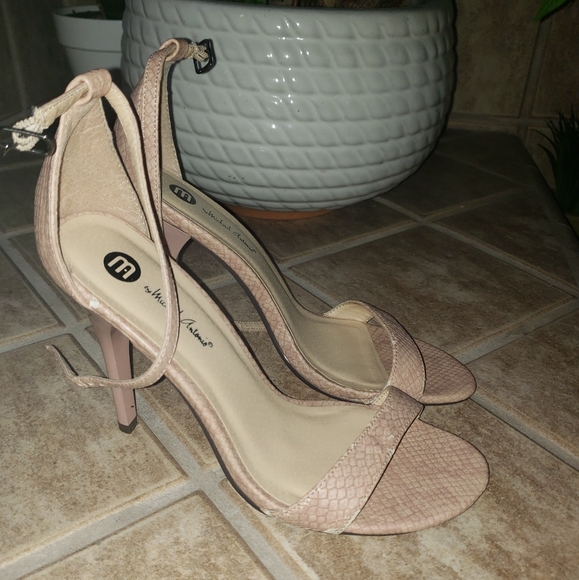 Michael Antonio Jaxine Rep Sandal - Picture 5 of 6